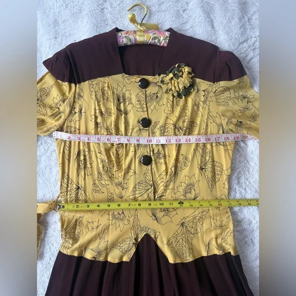 Amazing Vintage 1940s Peplum Bombshell Dress VOLUP Sexy 1 OF A KIND - Picture 9 of 11